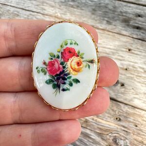 Vintage Jewelry Floral Cameo Brooch Rose Cameo Pin
